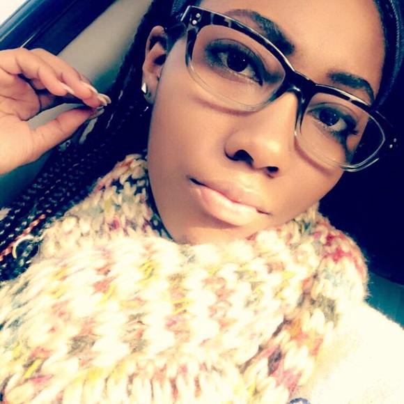 Meet your Posher, Bryana - Picture 3 of 3